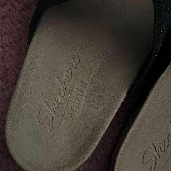 Skechers Black Sandals with Silver Accents - Picture 4 of 4